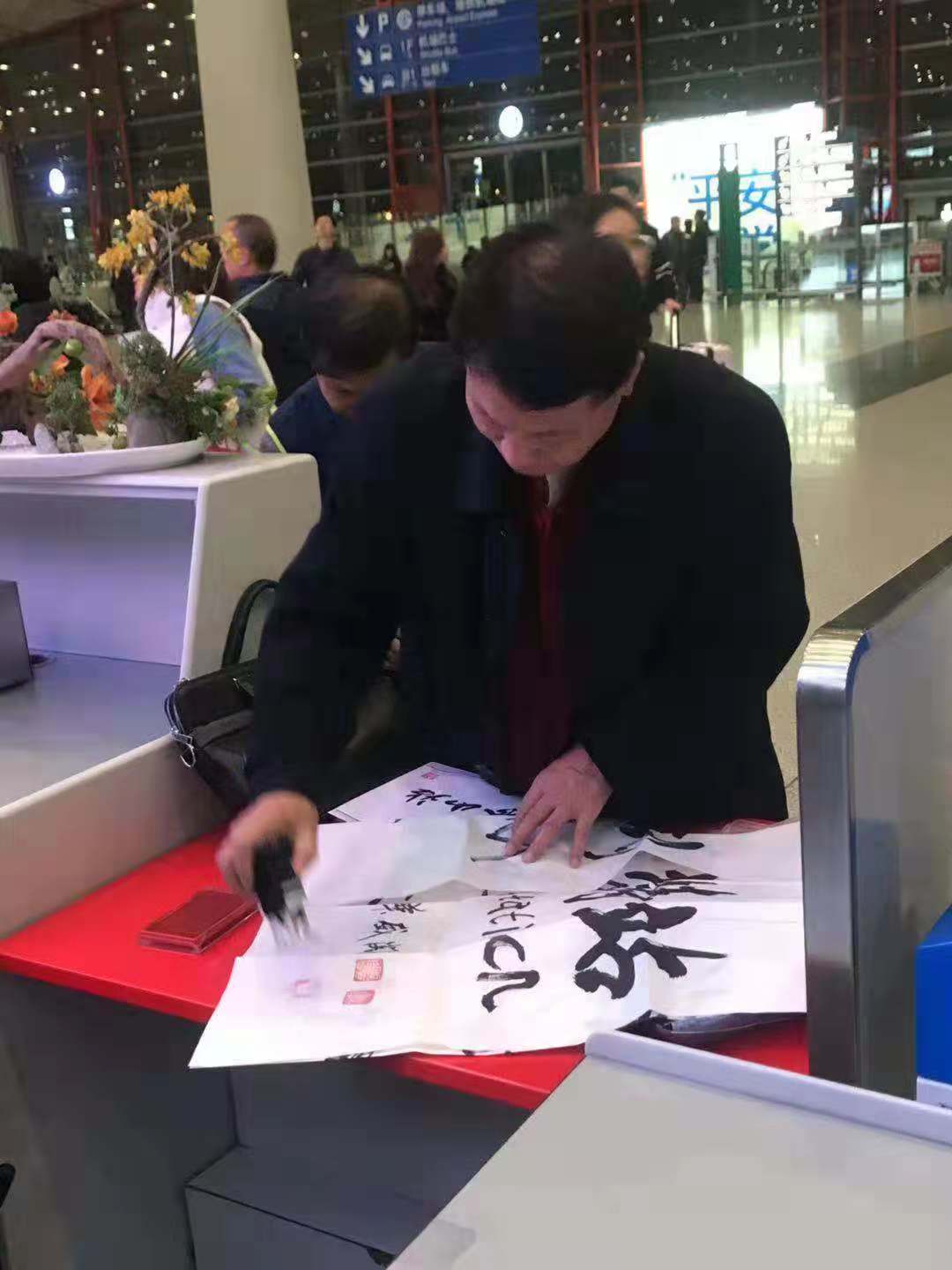 “金领冠”携手湖南卫视,独家冠名由多盟代理《爸爸去哪儿》官方手机游戏 ——“跨界机遇融合” “金领冠”、湖南卫视、多盟、:太阳成官网(图1) 太阳成官网